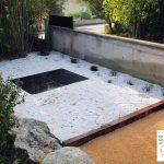 jardin sec minéral avec ardoise et plantations à Montpellier