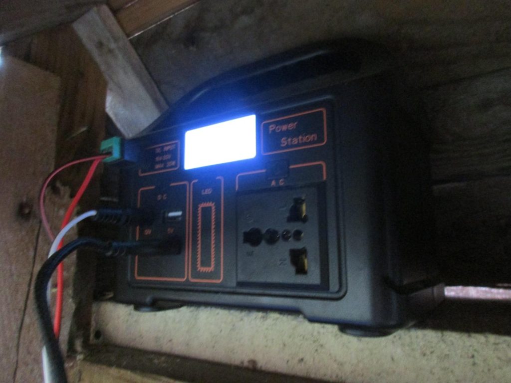 Récupérateur d'eau de pluie jardin Montpellier (3) Batterie solaire pour petite pompe 12v