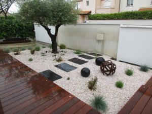 Paysagiste Lattes - Création d'un jardin sec contemporain dans une villa de Lattes