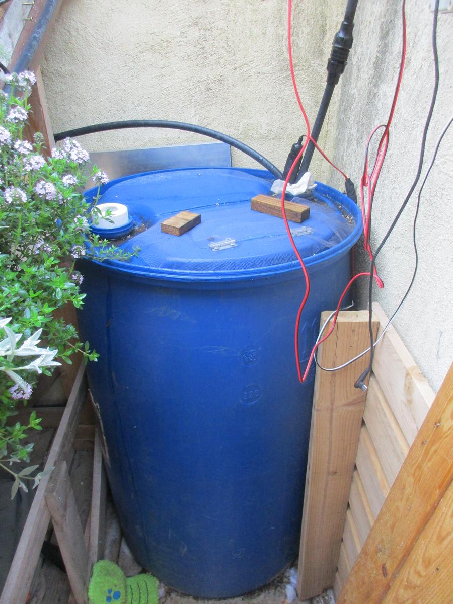 Bidon d'eau de pluie